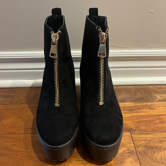 Boots from TopShop - Picture 3 of 4